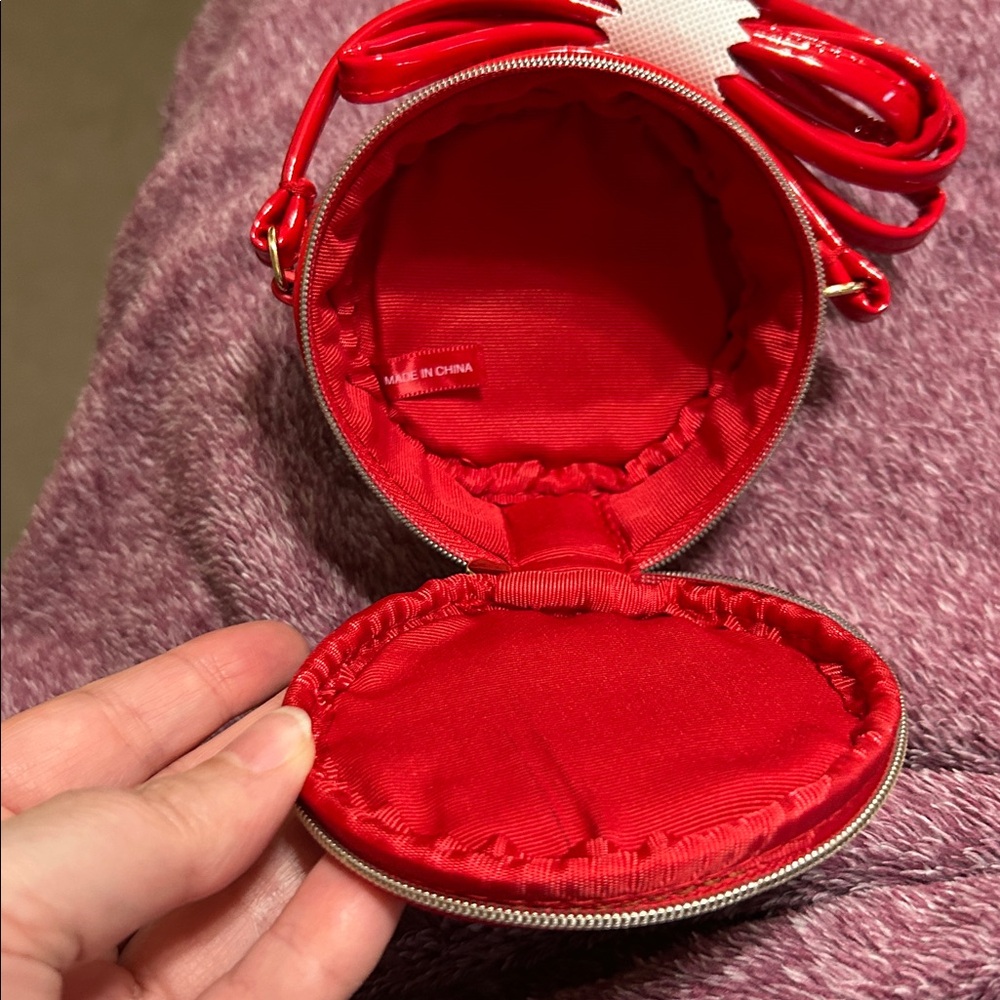 NWOT Marc Jacobs Mini Round Canteen Crossbody Bag - Picture 3 of 3
